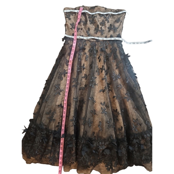 Dress The Population Lace Floral 3D Appliqué Strapless Cocktail Midi Black Dress - Picture 9 of 13